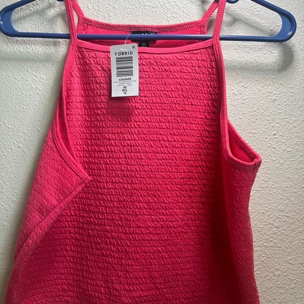 Torrid Crinkle Goddess Neck Crop Tank 00